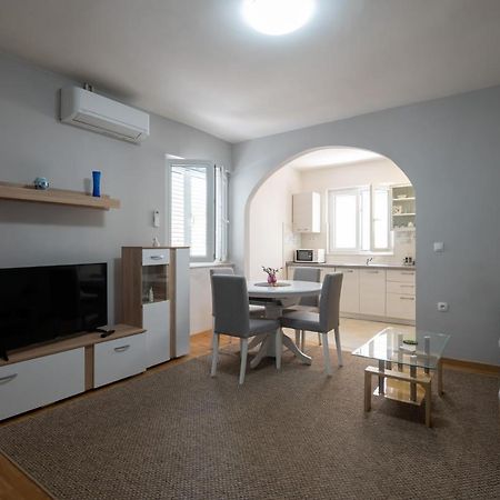 Modern Apartment Edda - Quiet Area - Close To Old Town And Beaches Zára Kültér fotó