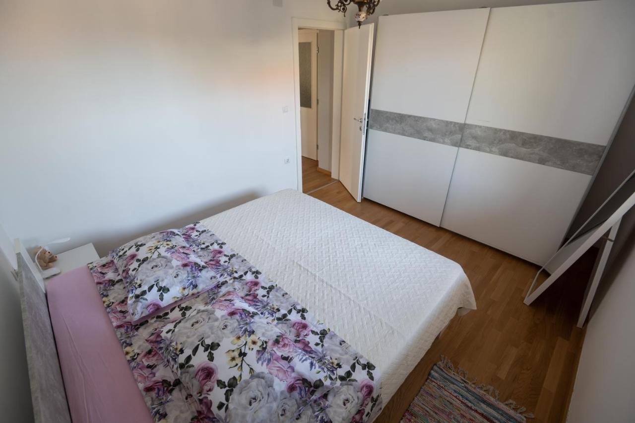 Modern Apartment Edda - Quiet Area - Close To Old Town And Beaches Zára Kültér fotó