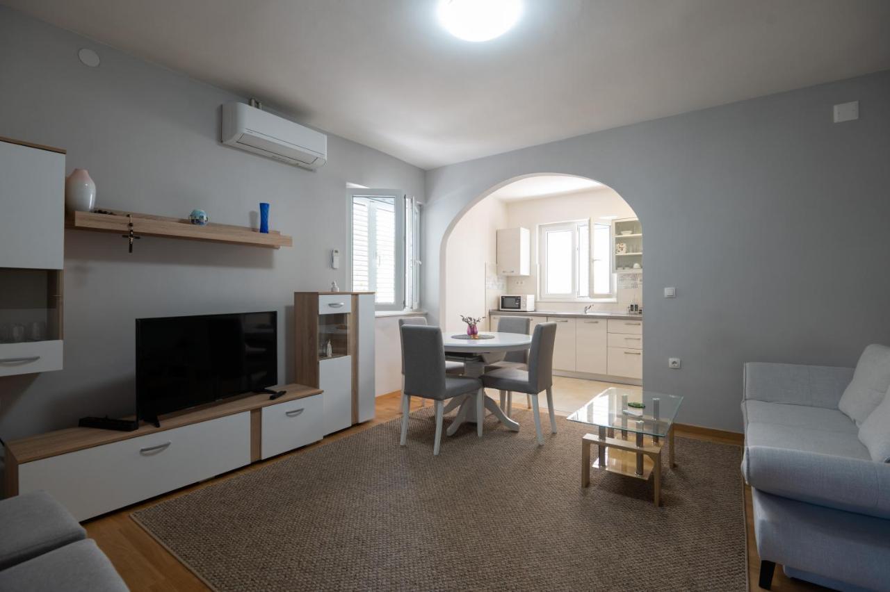 Modern Apartment Edda - Quiet Area - Close To Old Town And Beaches Zára Kültér fotó