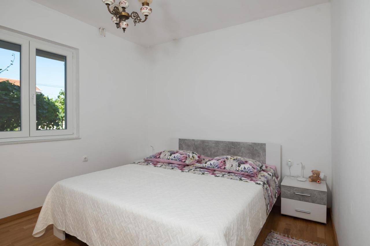 Modern Apartment Edda - Quiet Area - Close To Old Town And Beaches Zára Kültér fotó