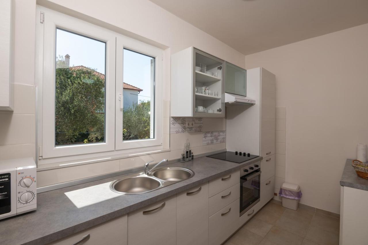 Modern Apartment Edda - Quiet Area - Close To Old Town And Beaches Zára Kültér fotó