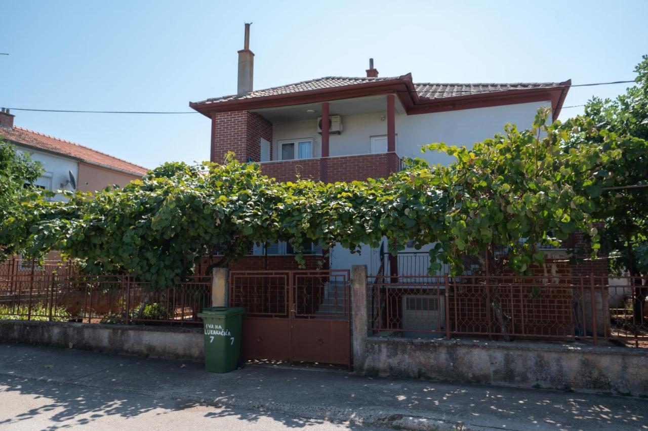Modern Apartment Edda - Quiet Area - Close To Old Town And Beaches Zára Kültér fotó